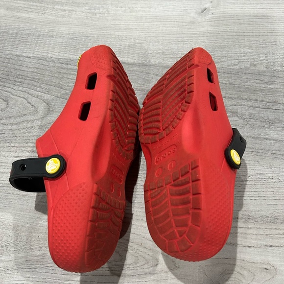 DISNEY MINNIE MOUSE CROCS YOUTH 1 adorable and in excellent condition - Picture 6 of 6